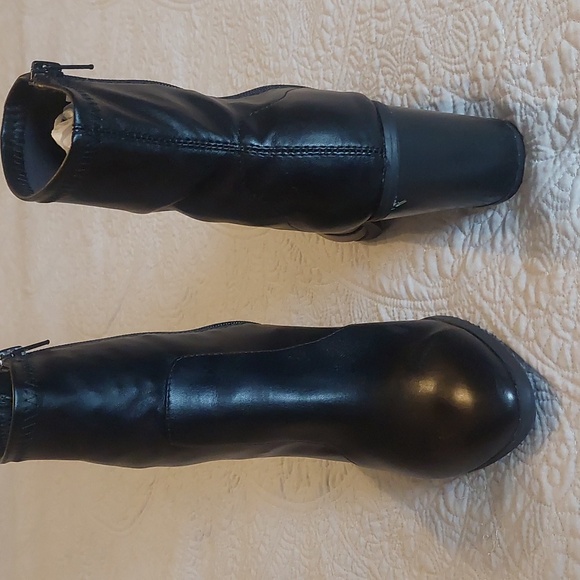 Brash Black Chunky-heeled Booties - Picture 4 of 12